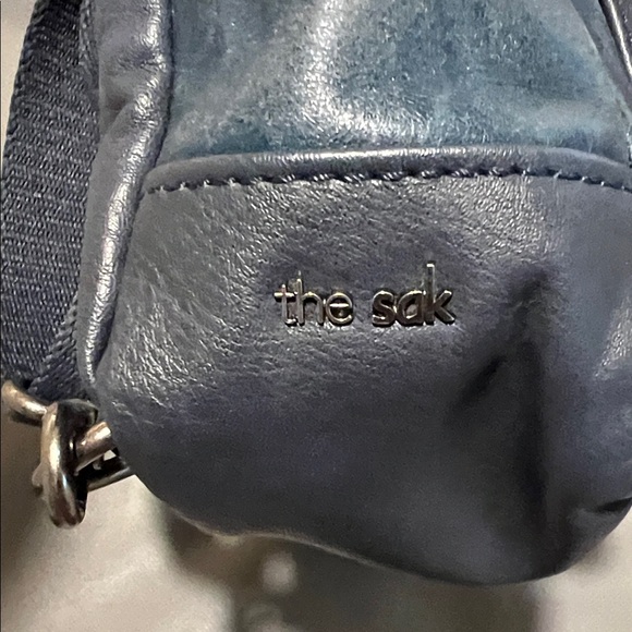 The Sak Blue Embossed Leather Backpack Crossbody Convertible Bag Boho Floral - Picture 7 of 10